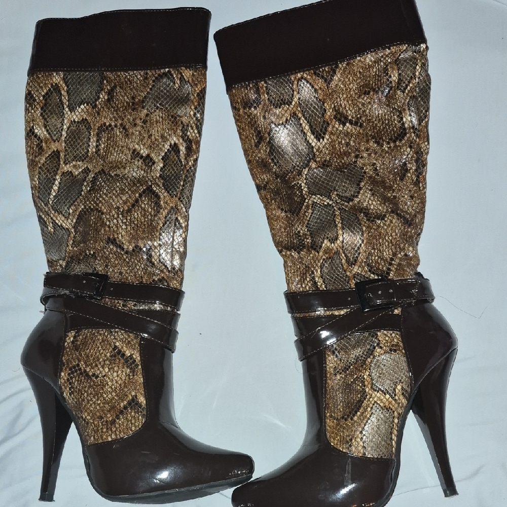 Snakeskin Patterned Knee-High Boots